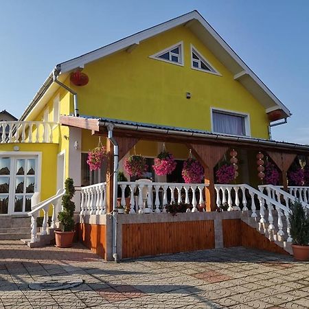 Stars Livezeni Ivanesti Exterior foto