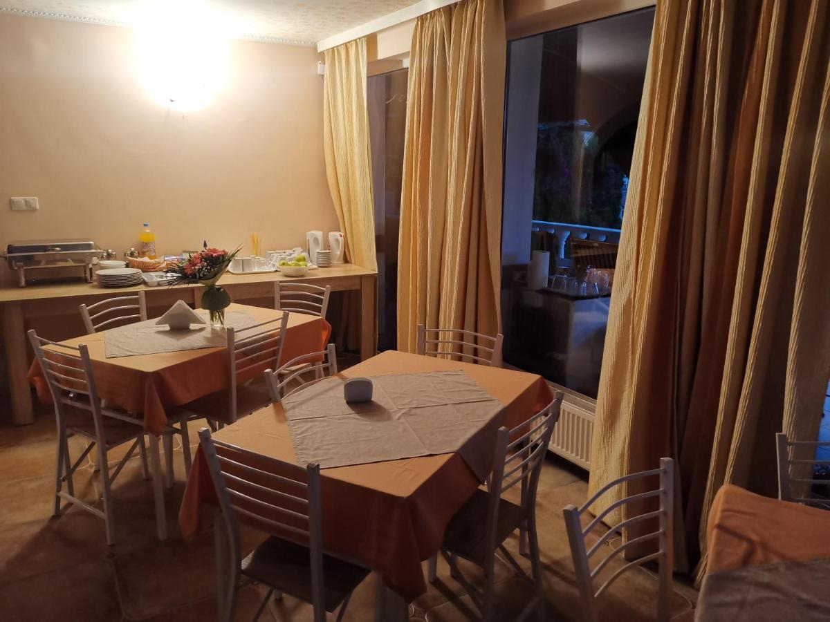 Stars Livezeni Ivanesti Exterior foto